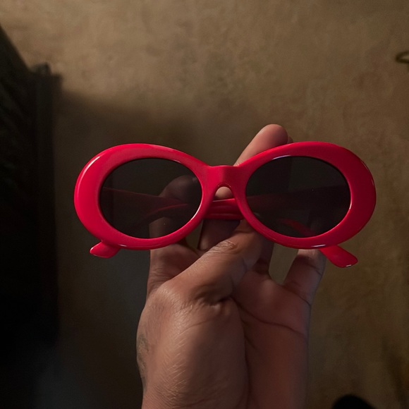 Red clout goggles - Picture 1 of 1